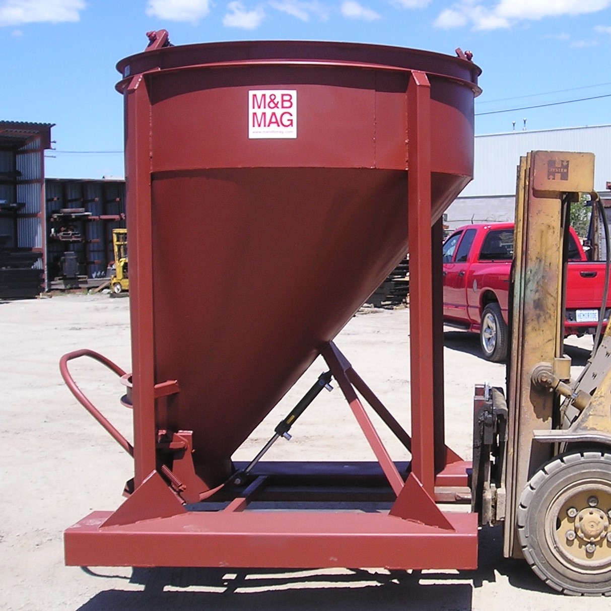 Custom Steel Buckets M&B MAG